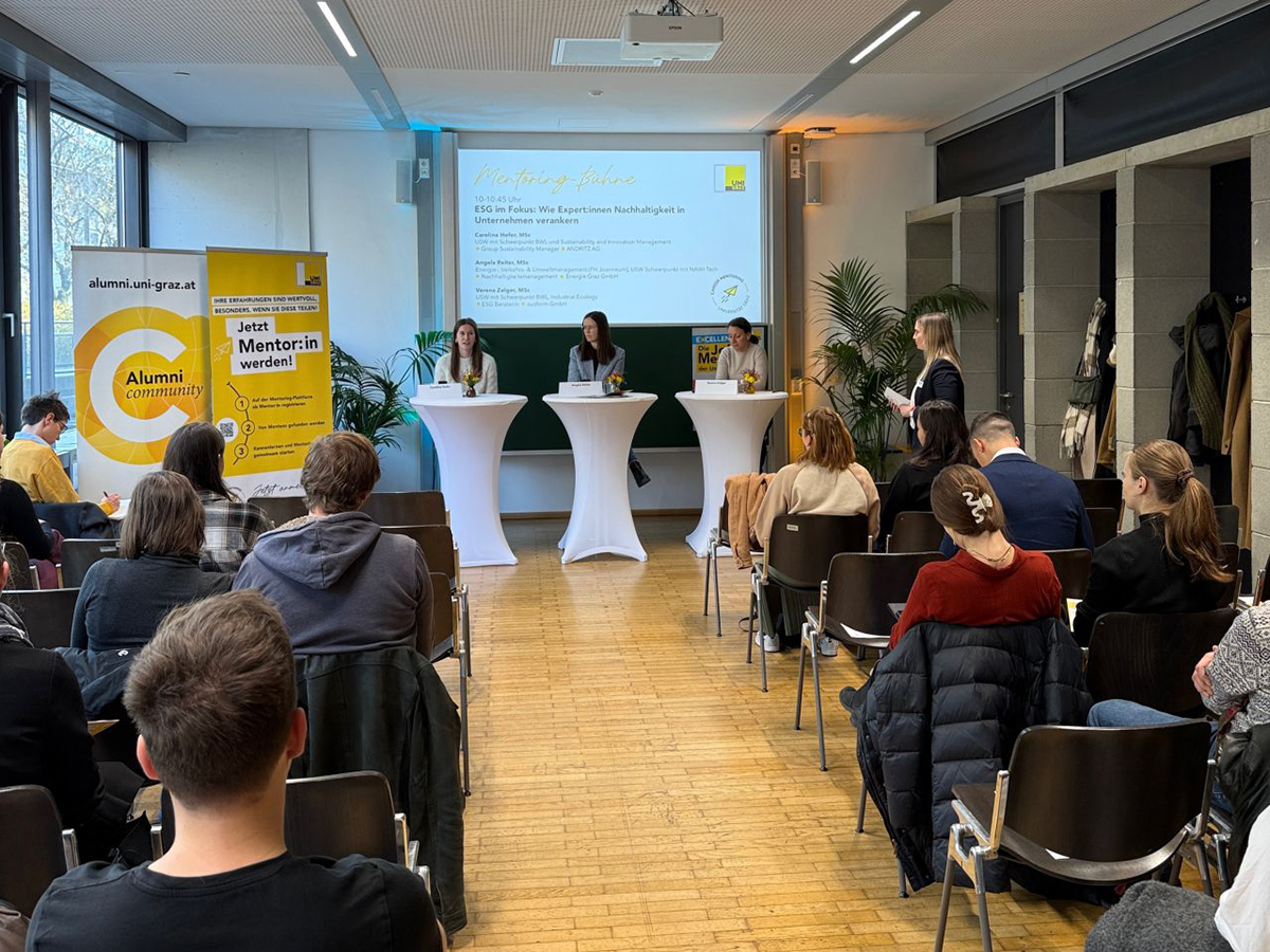 Image from the live conversation on the Mentoring Stage 2025